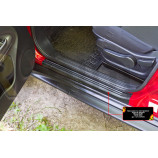 Накладки на внутренние пороги дверей Nissan Juke 2010-2014 (YF15)