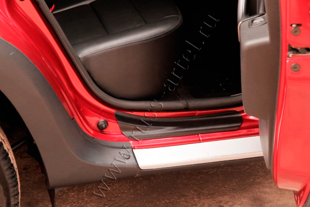 Накладки на внутренние пороги передних дверей Вариант 2 Renault Duster 2010-2014 (I поколение)